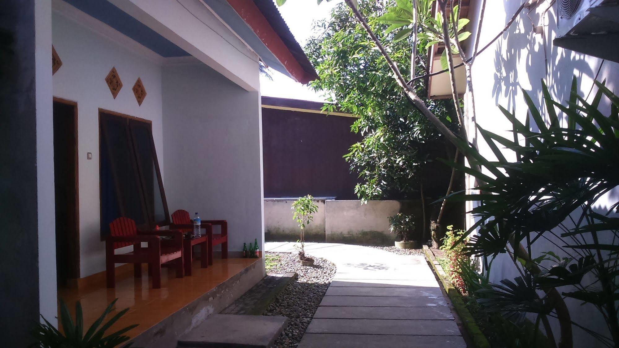 Mangsit Family Garden Homestay מראה חיצוני תמונה