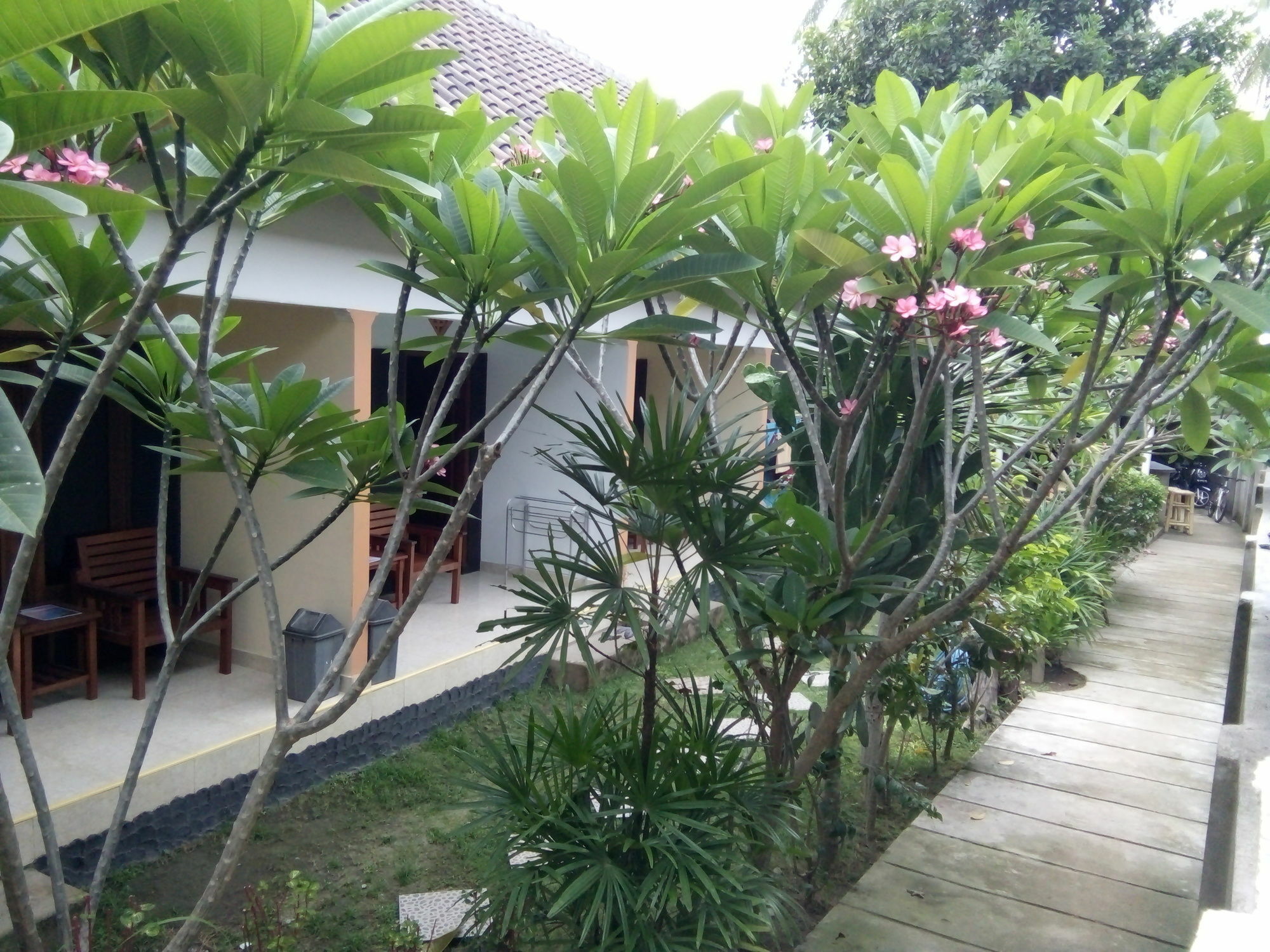 Mangsit Family Garden Homestay מראה חיצוני תמונה